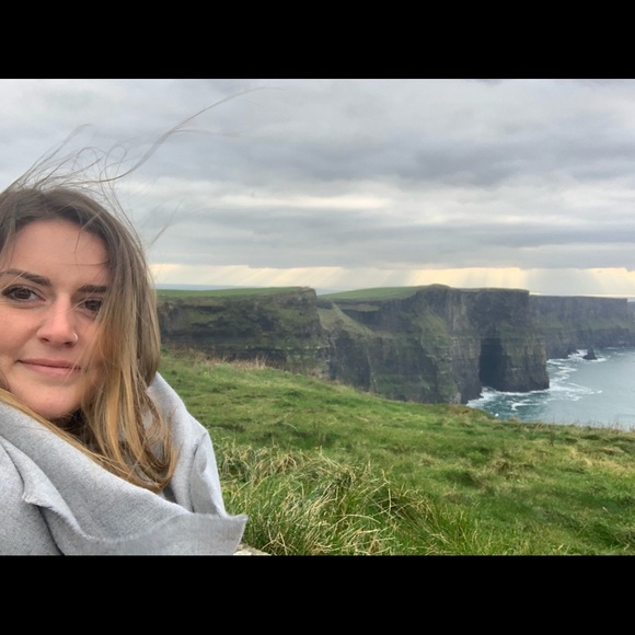 Meet your Posher, Steph - Picture 1 of 1